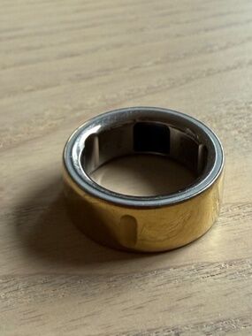 oura ring gen 4 size 6 gold + charger